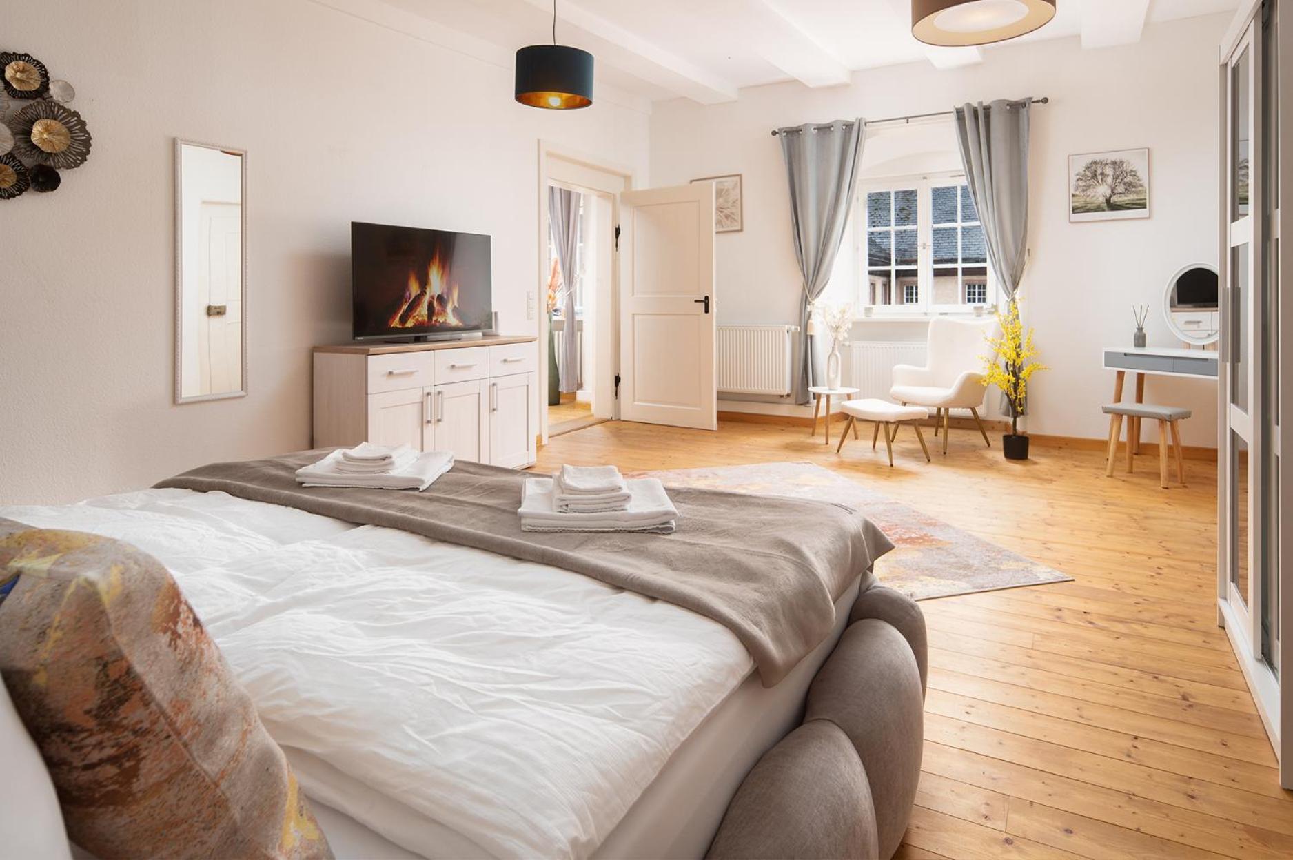 Luxus Wohnen Im Schloss Corvey Fuer 1-6 Gaeste Im Unesco Weltkulturerbe Hoexter Weserbergland Free W-Lan Parken Netflix Fuer Familien Paare Und Geschaeftsreisende Inkl Handtuecher Seife Nintendo Switch Uvm Höxter Exterior foto